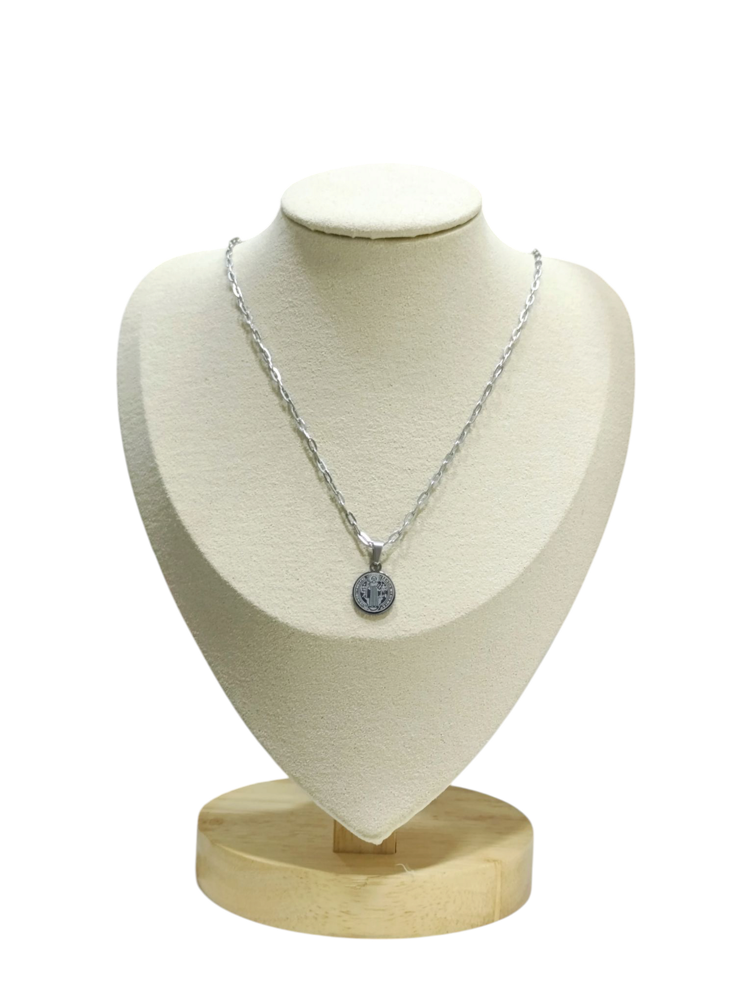 Cadena plateada San Benito en acero