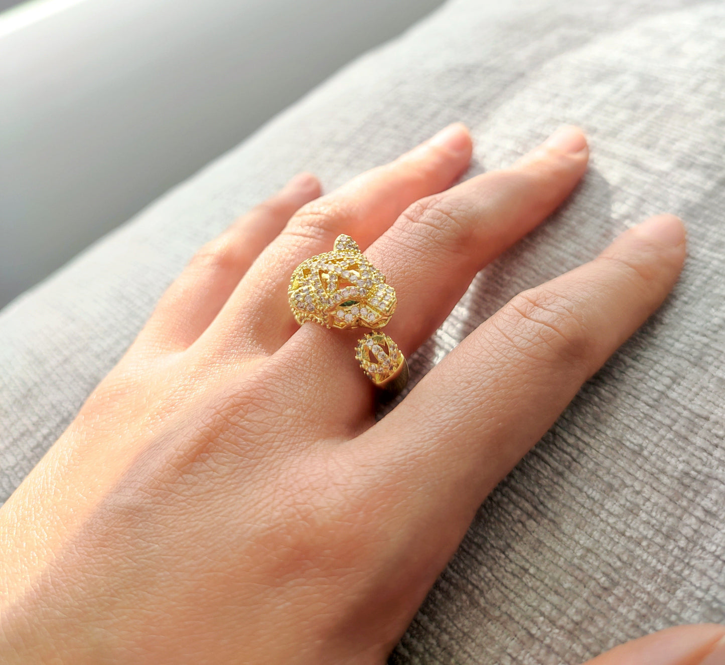 Anillo pantera con mini circones ( graduable)