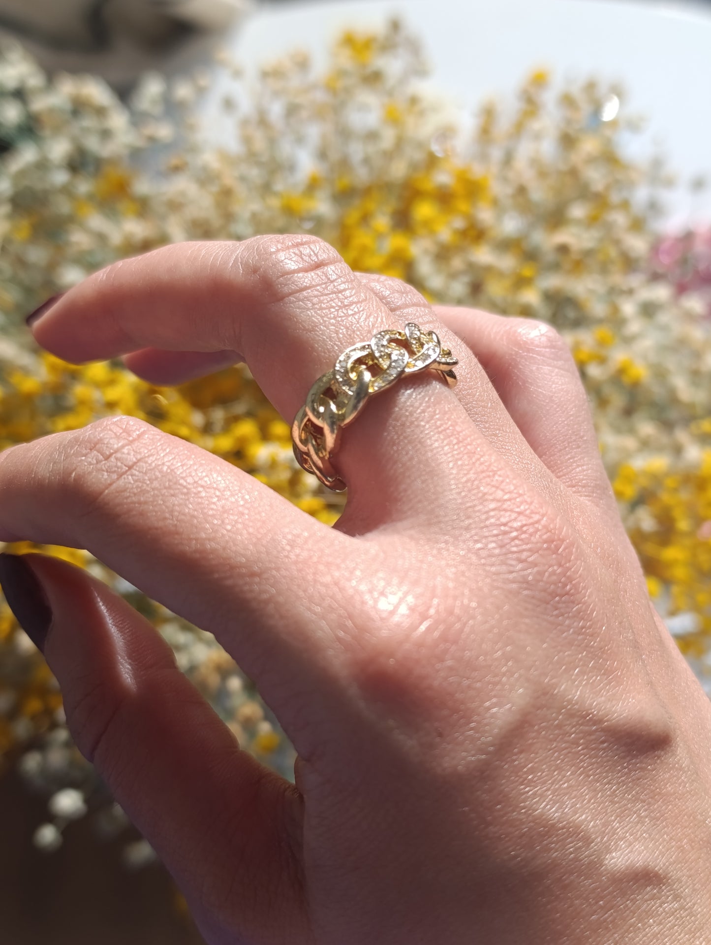 Anillo entrelazado con mini circones ( graduable)